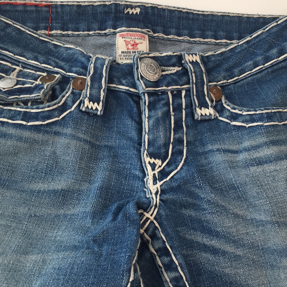 True religion jeans with dope white stitching‼️